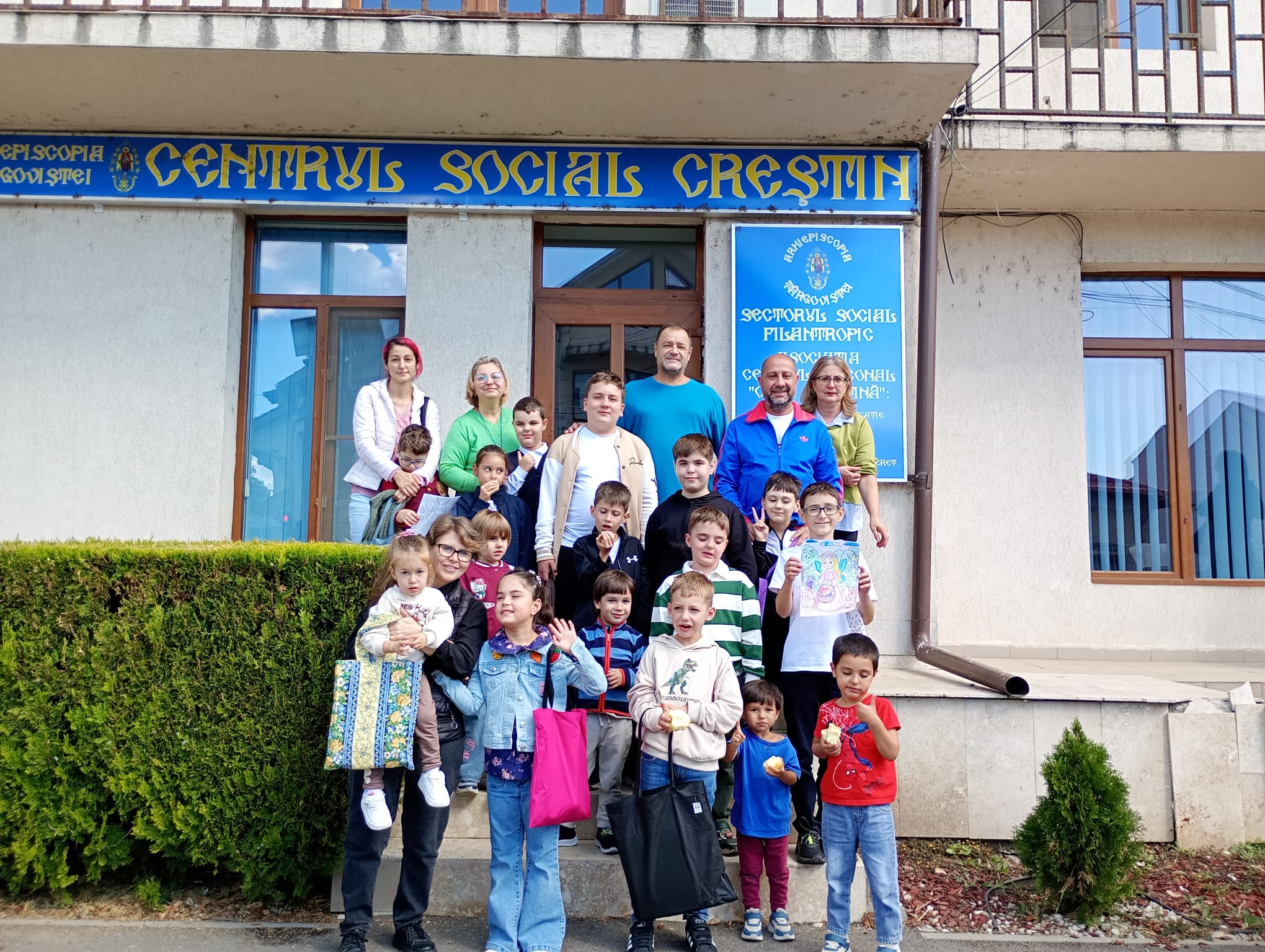 You are currently viewing ATELIER DE ARTĂ ȘI BUCURIE LA CENTRUL SOCIAL CREȘTIN AL ARHIEPISCOPIEI TÂRGOVIȘTEI
